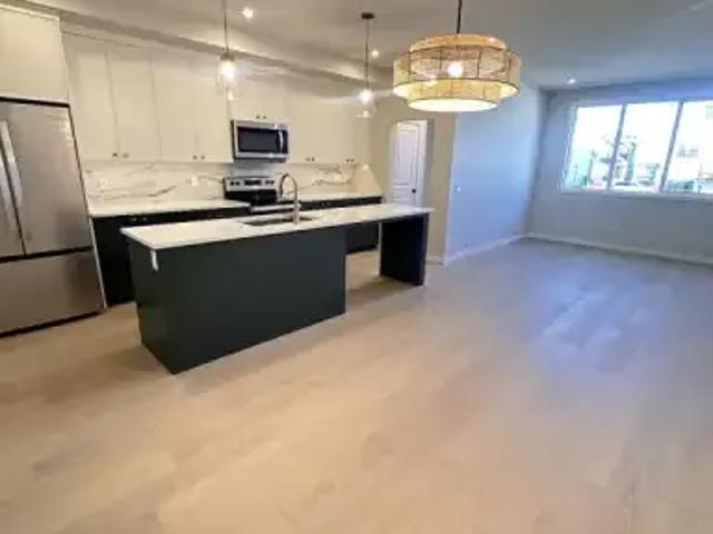 5 Bedroom House Calgary AB 103091251