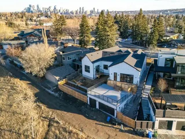 5 Bedroom House Calgary AB 103338268
