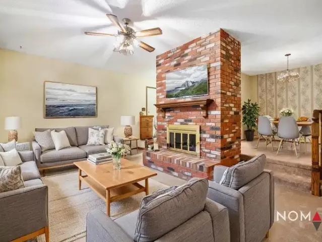 5 Bedroom House Calgary AB 104470628