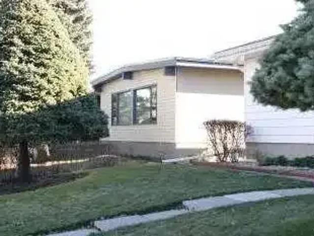 5 Bedroom House Calgary AB 104711417