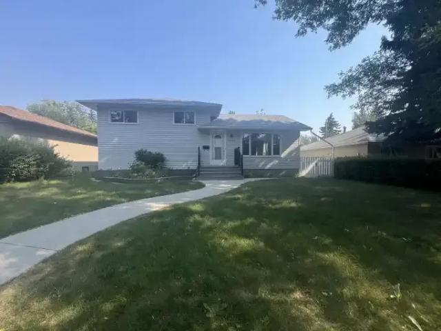 5 Bedroom House Calgary AB 104794709