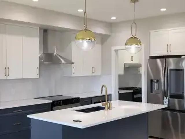 5 Bedroom House Calgary AB 104841795