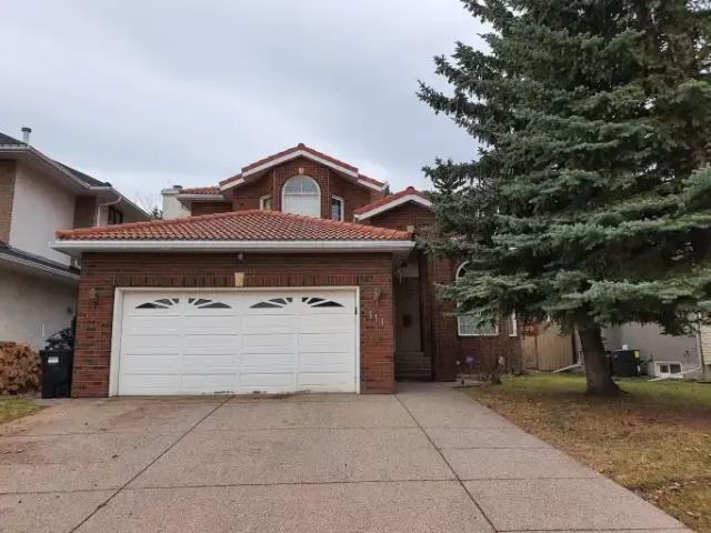 5 Bedroom House Calgary AB 104180206