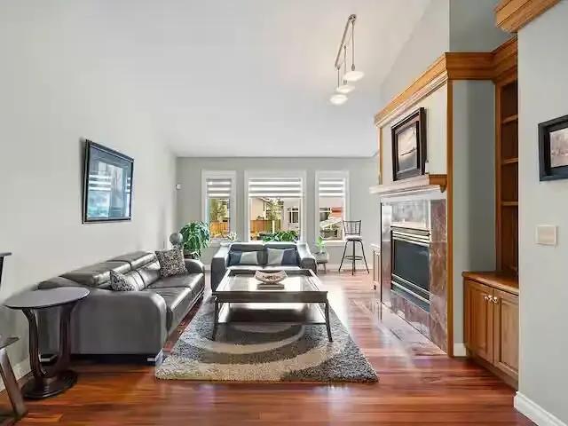 5 Bedroom House Calgary AB 104181695