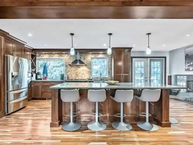 5 Bedroom House Calgary AB 104224792