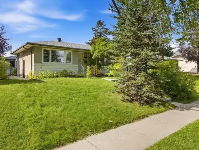 5 Bedroom House Calgary AB 105486417