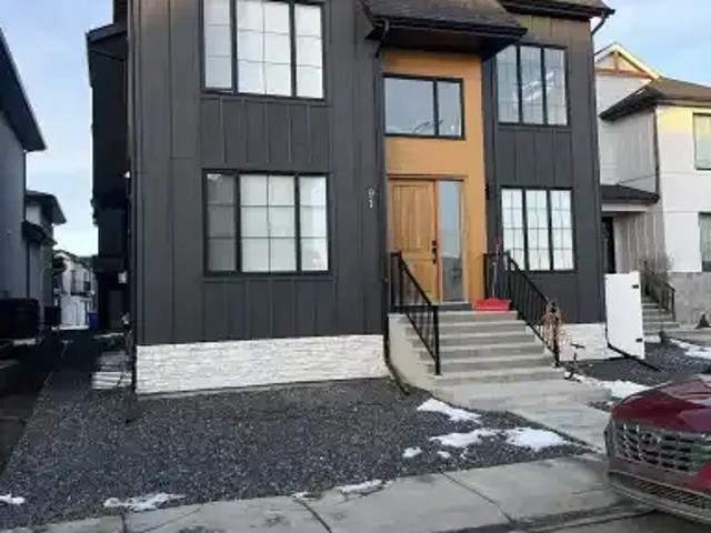 5 Bedroom House Calgary AB 105486093