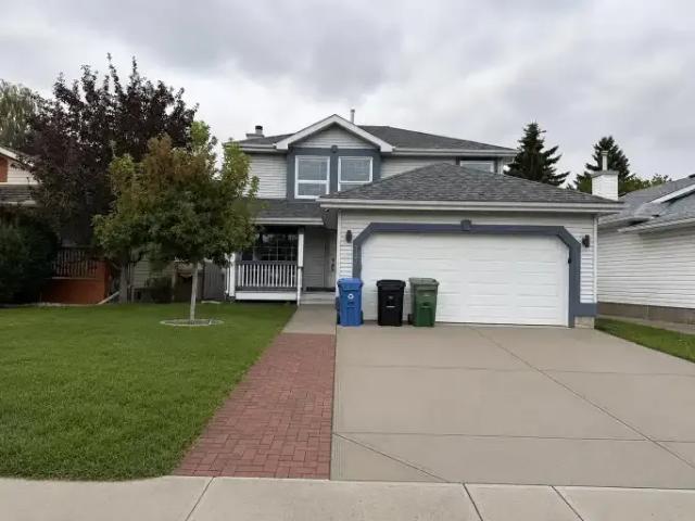 5 Bedroom House Calgary AB 105327057