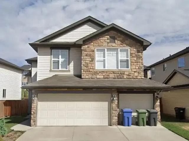 5 Bedroom House Chestermere AB 104362700