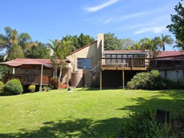 5 Bedroom House Beacon Bay North Beacon Bay North 103177547
