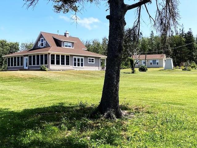 5 Bedroom House Beach Point PE 98963593