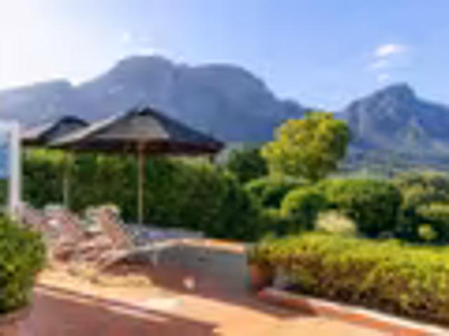 5 Bedroom House Bishopscourt Bishopscourt 103687647