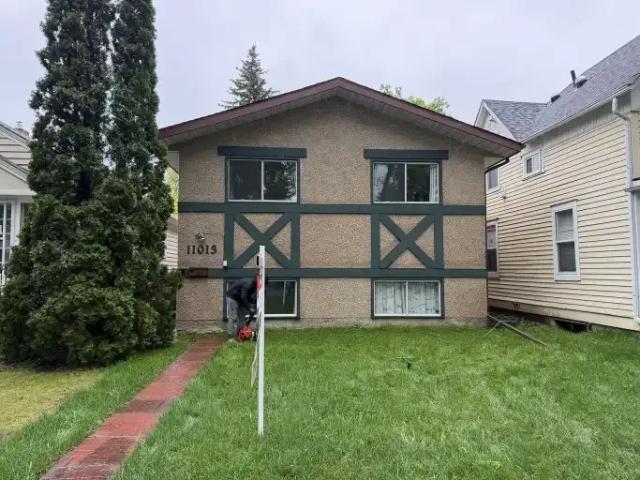 5 Bedroom House Edmonton AB 104182407