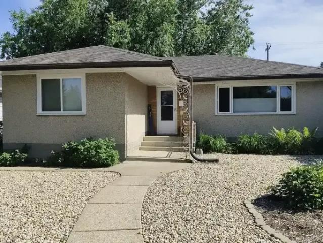 5 Bedroom House Edmonton AB 104182930