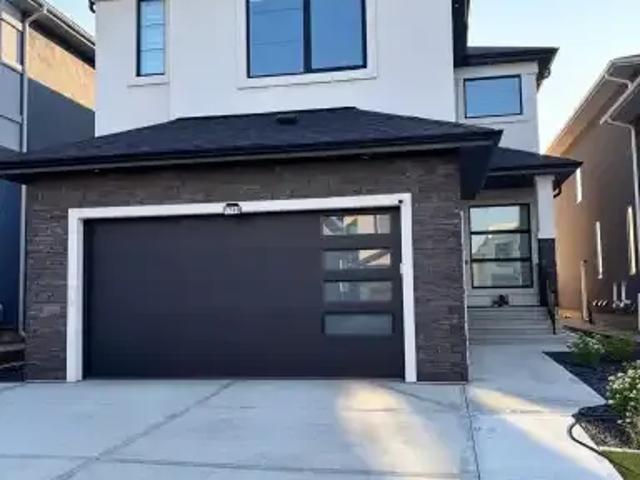 5 Bedroom House Edmonton AB 104638363