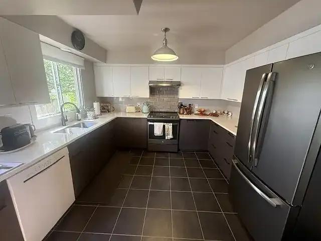5 Bedroom House Edmonton AB 105087859