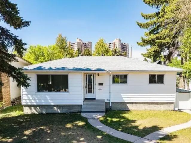 5 Bedroom House Edmonton AB 103390208