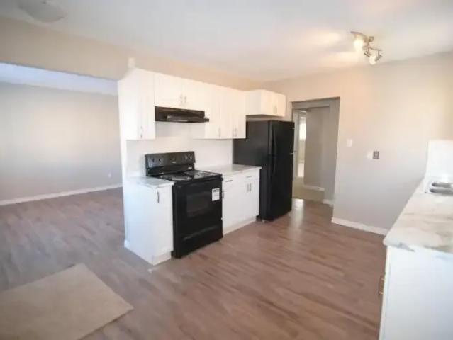 5 Bedroom House Edmonton AB 103424597