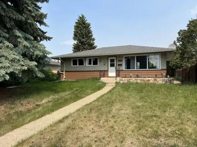 5 Bedroom House Edmonton AB LS105047656