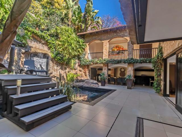 5 Bedroom House For Rent in Houghton, Johannesburg