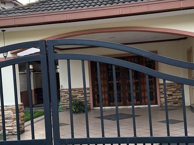 5 Bedroom House for rent in Taman Dagang, Selangor