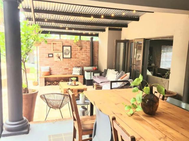 5 Bedroom House For Sale in Cashan