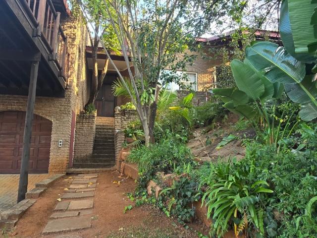 5 Bedroom House For Sale in Cashan