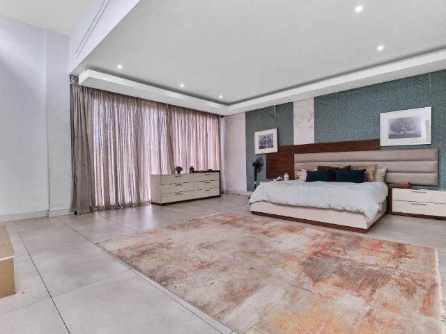 5 Bedroom House For Sale in Cedar Creek