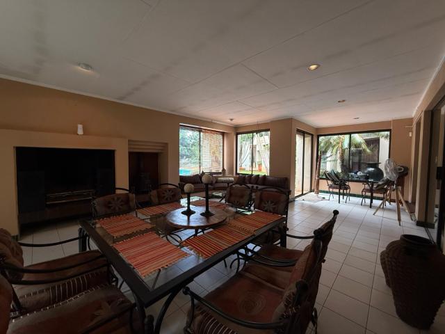 5 Bedroom House For Sale in Chroompark
