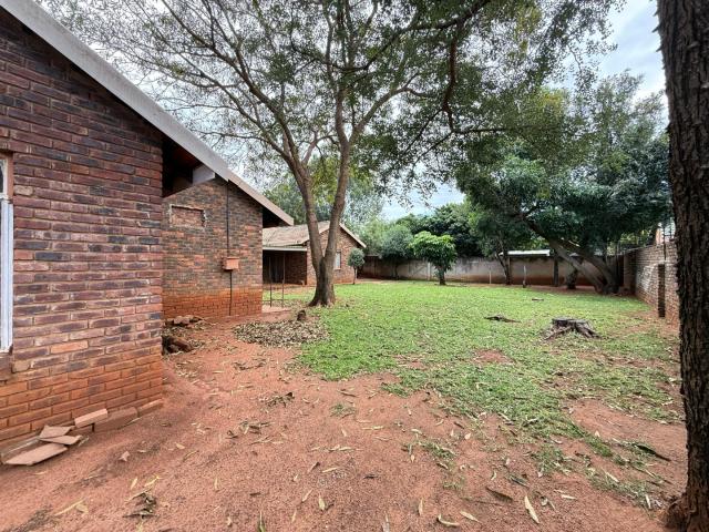 5 Bedroom House For Sale in Chroompark
