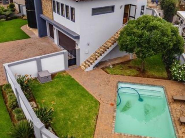 5 Bedroom House For Sale in Aspen Hills