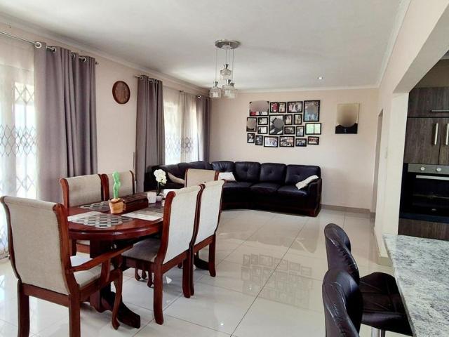 5 Bedroom house for sale in Avoca, Durban
