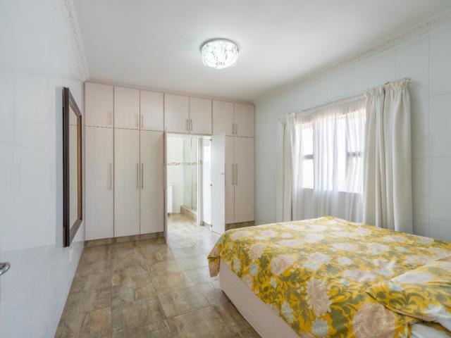 5 Bedroom House For Sale in Belvedere