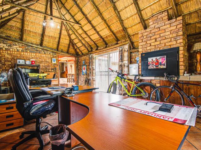 5 Bedroom House For Sale in Benoni AH