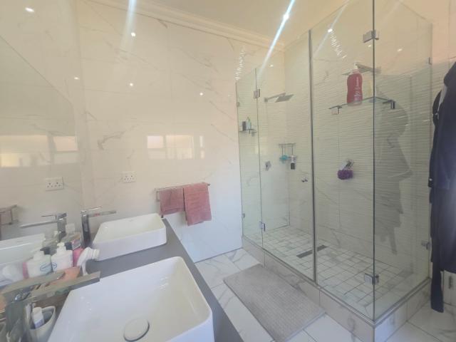 5 Bedroom House For Sale in Blue Valley Golf Estate