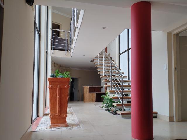 5 Bedroom House For Sale in Blueberry Hill