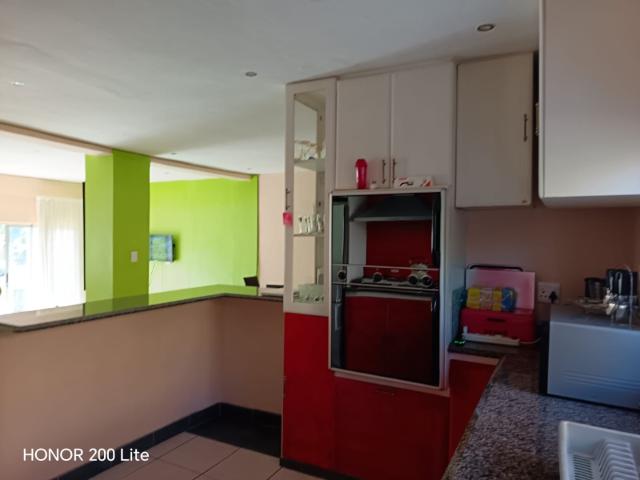 5 Bedroom House For Sale in Bluff