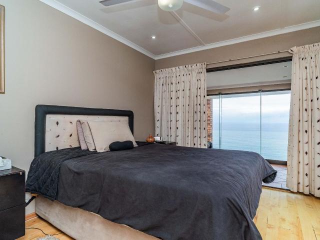 5 Bedroom House For Sale in Bluff