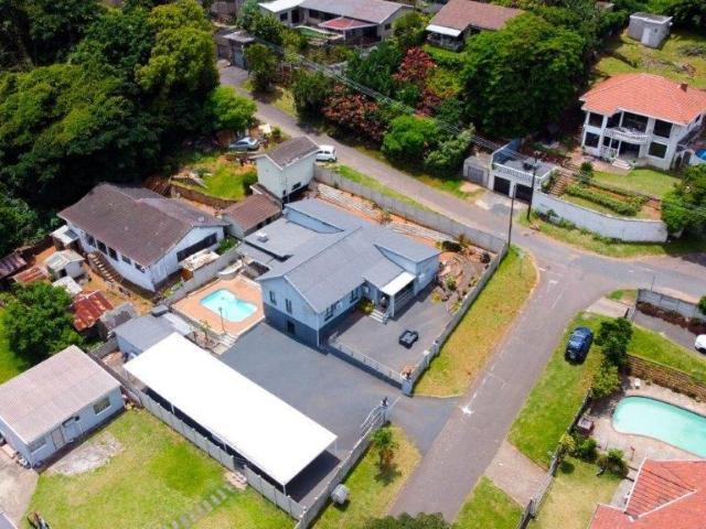 5 Bedroom House For Sale in Bluff
