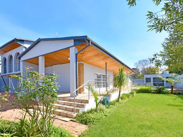 5 Bedroom House For Sale in Blairgowrie