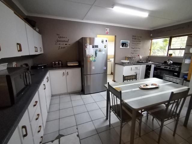 5 Bedroom house for sale in Bredasdorp