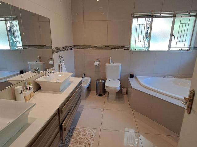 5 Bedroom house for sale in Gallo Manor, Sandton
