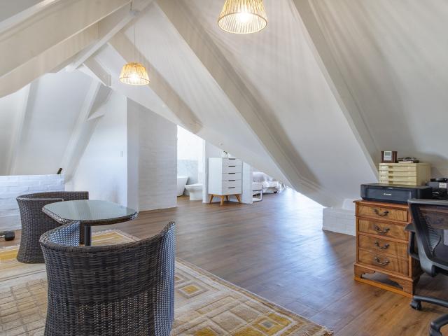 5 Bedroom House For Sale in Grotto Bay