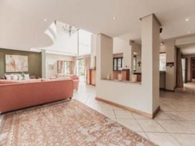 5 Bedroom House For Sale in Dowerglen Ext 4