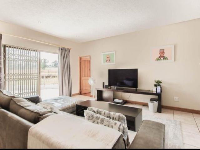 5 Bedroom House For Sale in Dowerglen