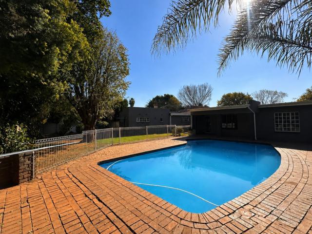 5 Bedroom House For Sale in Dalpark