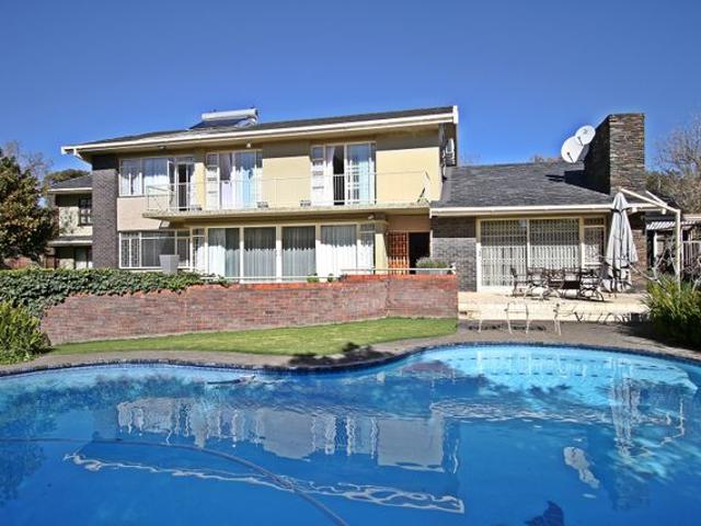 5 Bedroom House For Sale in Dan Pienaar