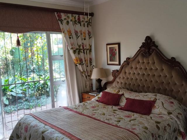 5 Bedroom House For Sale in Dan Pienaar