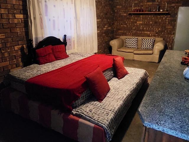 5 Bedroom House For Sale in Dennesig