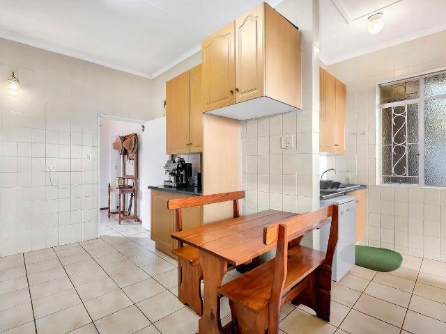 5 Bedroom House For Sale in Emmarentia